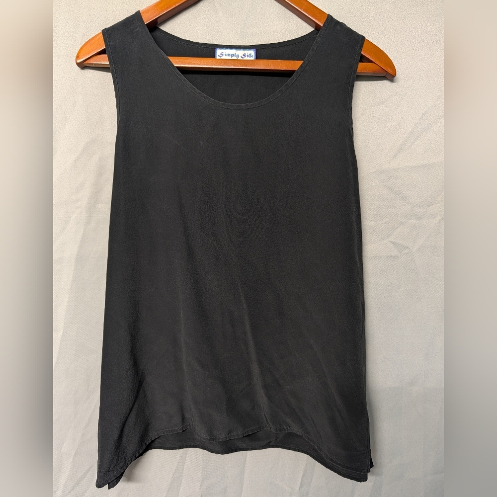 Simply Silk Black Sleeveless Silk Tank Top - Flaws